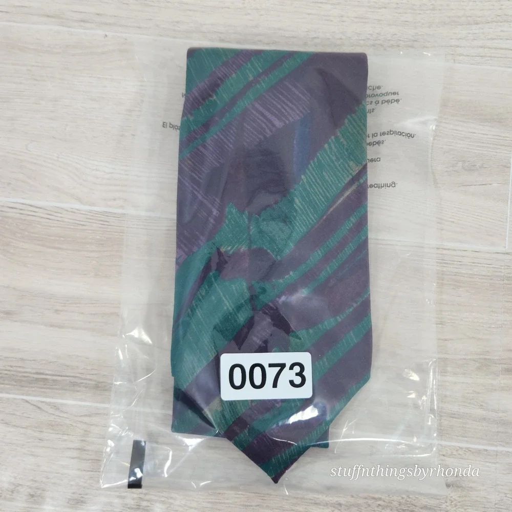 Molecular Expressions By Stonehenge Men's Neck Tie 